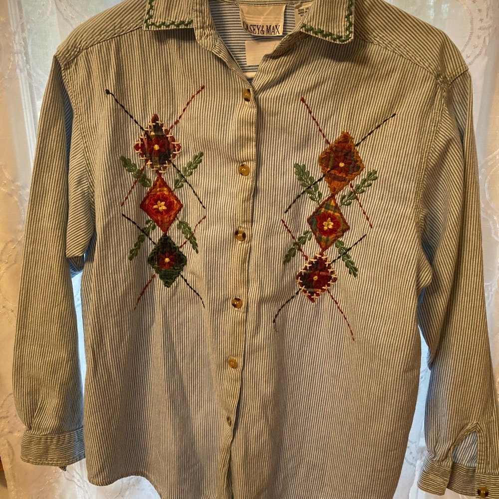 Vtg 🌿 Casey & Max Embroidered Striped Button-Up Shirt | Blue & White | Size S 🌿